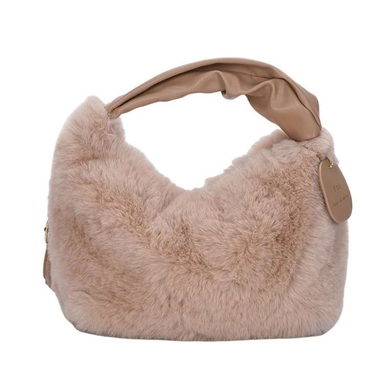 Premium sense of autumn and winter new plush crossbody bag versatile foreign-style commuter furry high value niche high-capacity female - Image 5