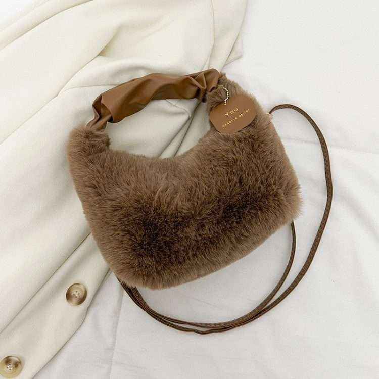 Premium sense of autumn and winter new plush crossbody bag versatile foreign-style commuter furry high value niche high-capacity female - Image 8