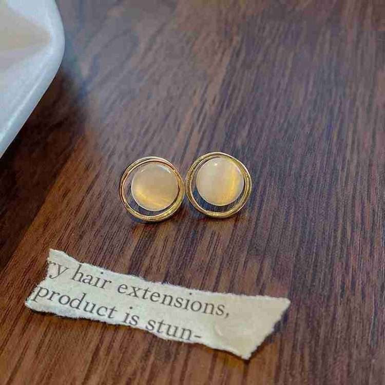 Pearl earrings French retro senior sense of earrings female temperament earrings - Image 12