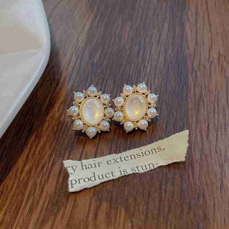 Pearl earrings French retro senior sense of earrings female temperament earrings - Image 33