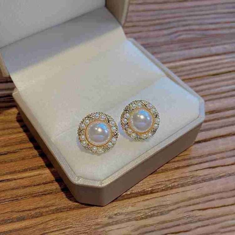 Pearl earrings French retro senior sense of earrings female temperament earrings - Image 35