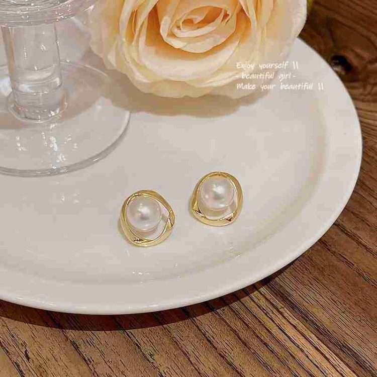 Pearl earrings French retro senior sense of earrings female temperament earrings - Image 9