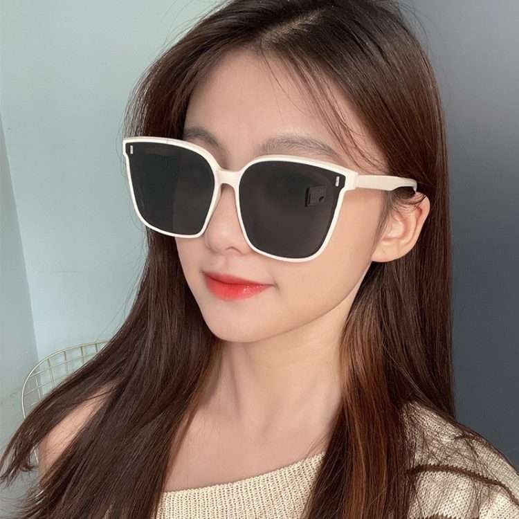 New tiktok net red the same paragraph sun shading sunglasses men and women driving UV protection large frame square frame sunglasses - Image 3